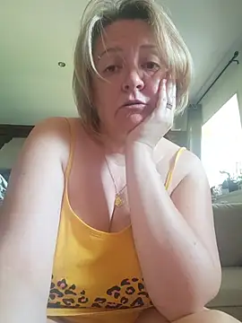 lady charlyne online show from 05.27.26