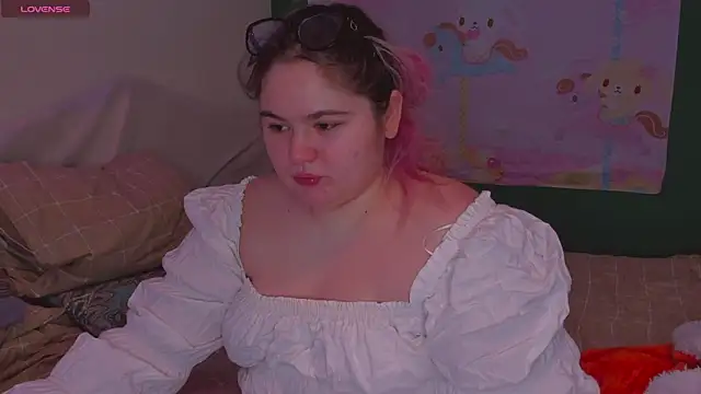 Snapshot of Freakcute_ chatting on 02.27.25 Freakcute online show from 02.27.25