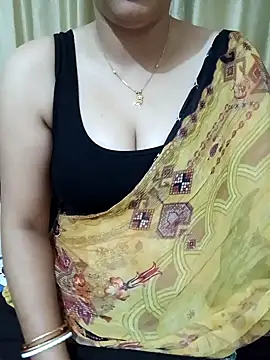 Snapshot of Priya_Boudi chatting on 01.01.25 Priya Boudi online show from 01.01.25