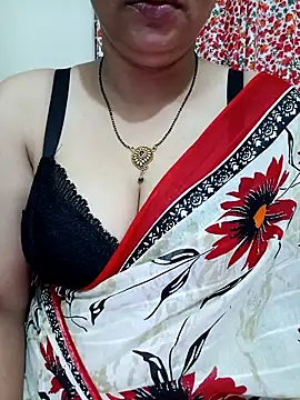 Snapshot of Priya_Boudi chatting on 10.29.25 Priya Boudi online show from 10.29.25