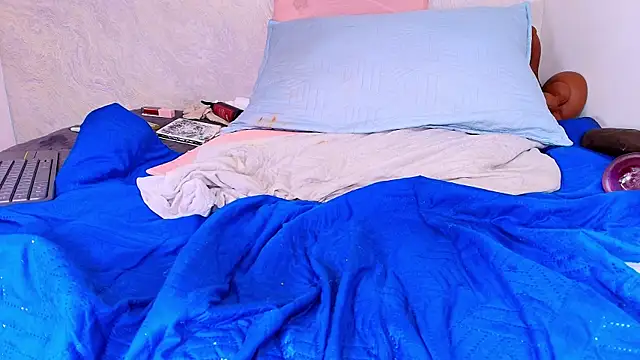 Snapshot of sofi_balvin chatting on 03.05.25 sofi balvin online show from 03.05.25