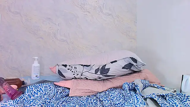 Snapshot of sofi_balvin chatting on 03.13.25 sofi balvin online show from 03.13.25