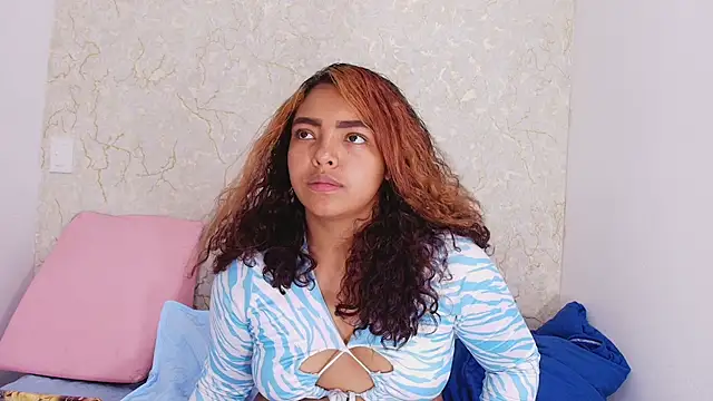 Snapshot of sofi_balvin chatting on 10.04.25 sofi balvin online show from 10.04.25