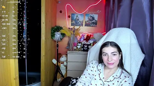 Fiery Brunette  online show from 01.11.26