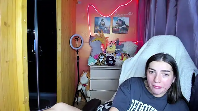 Fiery Brunette  online show from 03.26.26