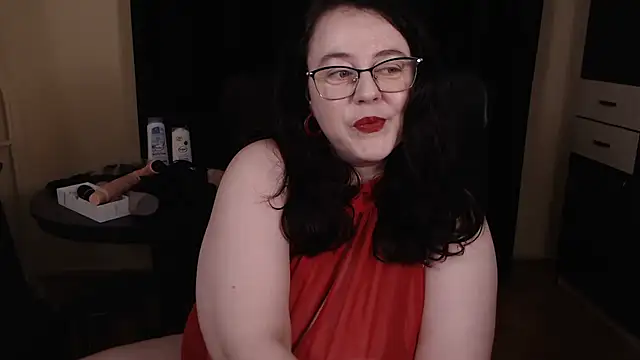 Snapshot of poshmistress chatting on 12.14.25 poshmistress online show from 12.14.25