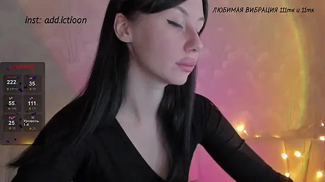 Snapshot of elena_addiction chatting on 12.16.24 elena addiction online show from 12.16.24