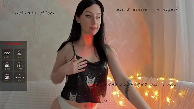 Snapshot of elena_addiction chatting on 01.14.25 elena addiction online show from 01.14.25