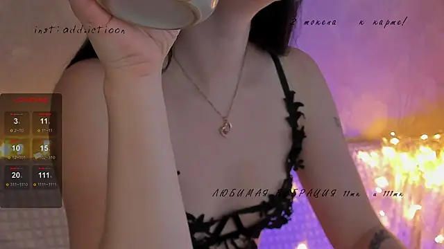 Snapshot of elena_addiction chatting on 01.15.25 elena addiction online show from 01.15.25