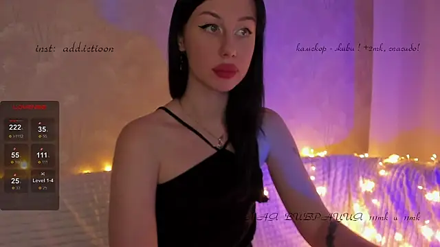 Snapshot of elena_addiction chatting on 01.18.25 elena addiction online show from 01.18.25