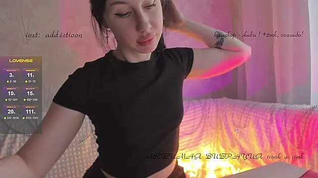 Snapshot of elena_addiction chatting on 01.21.25 elena addiction online show from 01.21.25