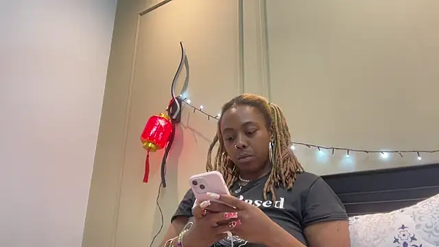 ChocolateCakeQueen online show from 02.03.25