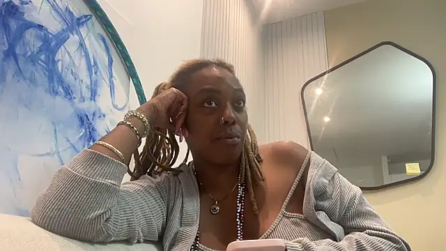 ChocolateCakeQueen online show from 02.06.25