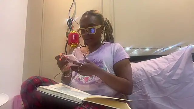 ChocolateCakeQueen online show from 02.11.25