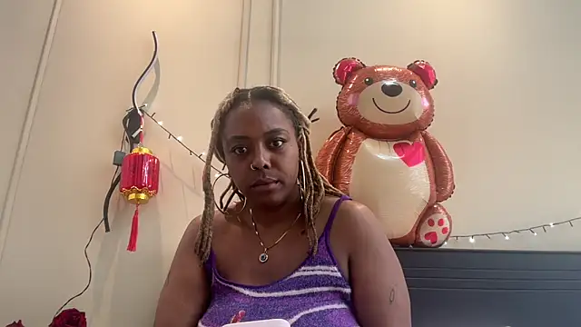 ChocolateCakeQueen online show from 02.14.25