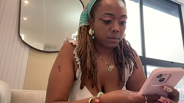 ChocolateCakeQueen online show from 02.18.25