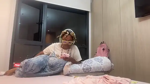 ChocolateCakeQueen online show from 03.11.25