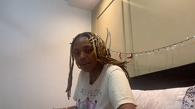 ChocolateCakeQueen online show from 03.16.25