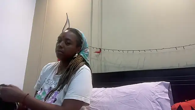 ChocolateCakeQueen online show from 03.20.25