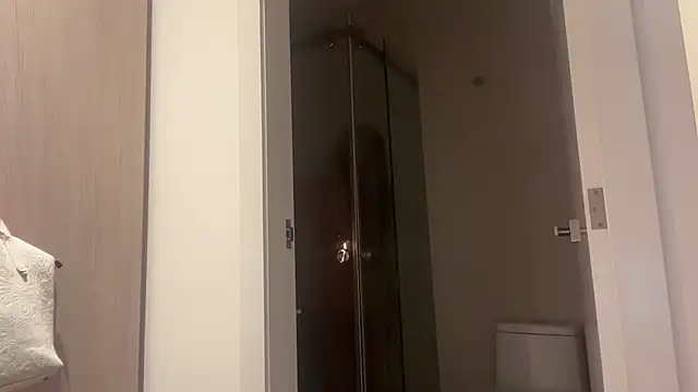 ChocolateCakeQueen online show from 03.23.25