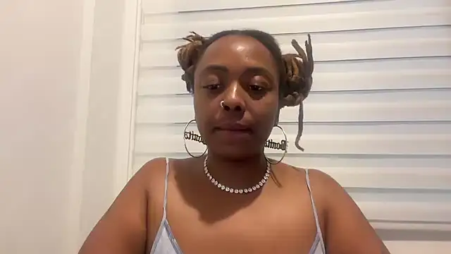 ChocolateCakeQueen online show from 09.28.25