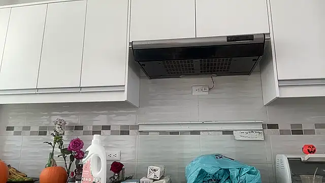 ChocolateCakeQueen online show from 10.16.25