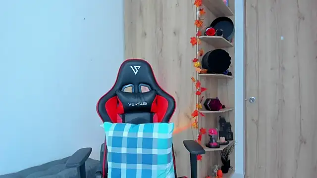  amanda seyfried19 online show from 11.14.25