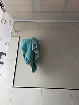 hannahb-e online show from 03.18.25