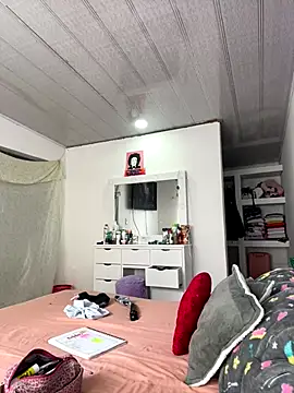 hannahb-e online show from 10.25.25