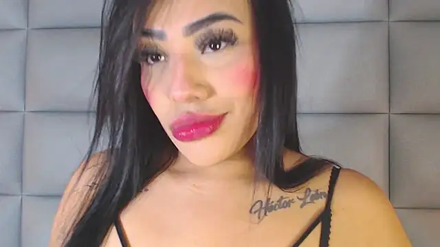 Snapshot of emily_brontee_ chatting on 12.05.24 emily brontee online show from 12.05.24