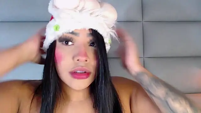 Snapshot of emily_brontee_ chatting on 12.10.24 emily brontee online show from 12.10.24