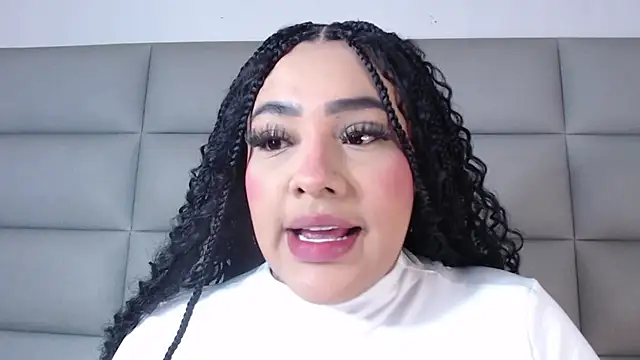 Snapshot of emily_brontee_ chatting on 01.06.25 emily brontee online show from 01.06.25