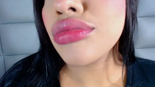 Snapshot of emily_brontee_ chatting on 02.18.25 emily brontee online show from 02.18.25