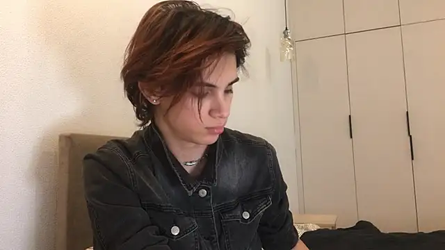 Snapshot of k0sta_ chatting on 12.28.24 k0sta online show from 12.28.24