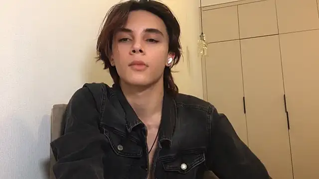 Snapshot of k0sta_ chatting on 12.30.24 k0sta online show from 12.30.24