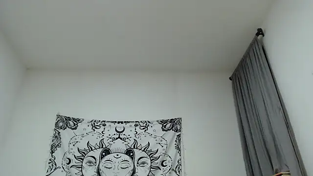 AlinaWoolf  online show from 02.04.25