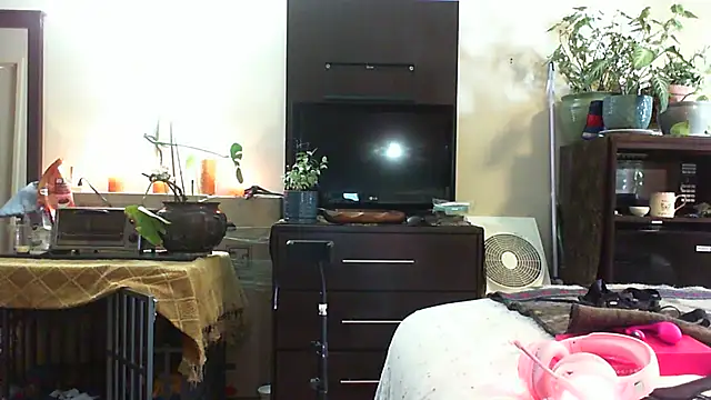 Snapshot of CeceilaMoon chatting on 07.14.26 CeceilaMoon online show from 07.14.26