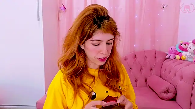 Snapshot of AuroraKatsy chatting on 09.16.25 AuroraKatsy online show from 09.16.25