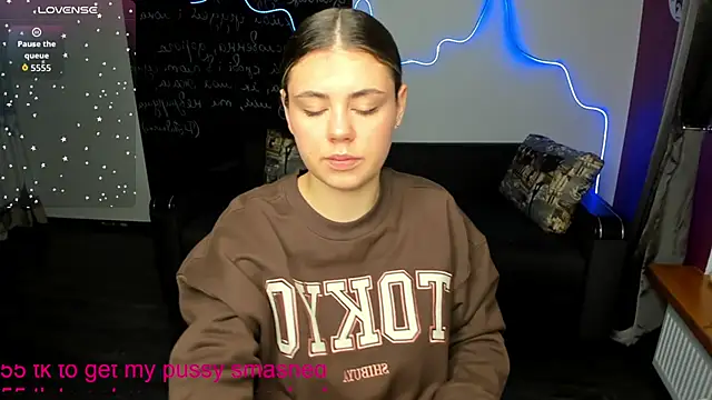 Snapshot of IsabellaBler chatting on 11.10.25 IsabellaBler online show from 11.10.25