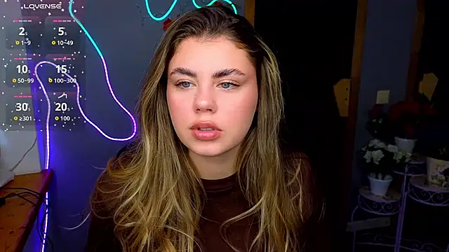 Snapshot of IsabellaBler chatting on 11.13.25 IsabellaBler online show from 11.13.25