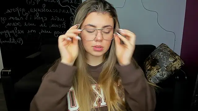 Snapshot of IsabellaBler chatting on 11.29.25 IsabellaBler online show from 11.29.25