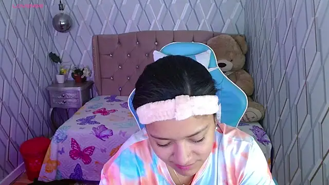 NicolleTaylor online show from 02.21.25