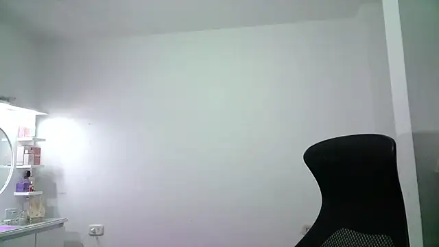 Snapshot of aineangeel chatting on 11.04.25 aineangeel online show from 11.04.25