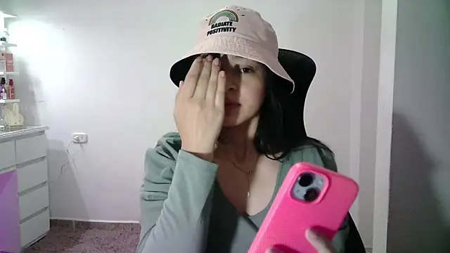 Snapshot of aineangeel chatting on 11.08.25 aineangeel online show from 11.08.25