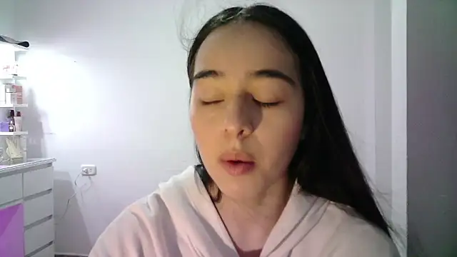 Snapshot of aineangeel chatting on 11.19.25 aineangeel online show from 11.19.25