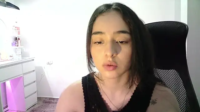 Snapshot of aineangeel chatting on 11.21.25 aineangeel online show from 11.21.25