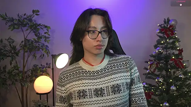Snapshot of SrLuis18 chatting on 12.24.24 SrLuis18 online show from 12.24.24