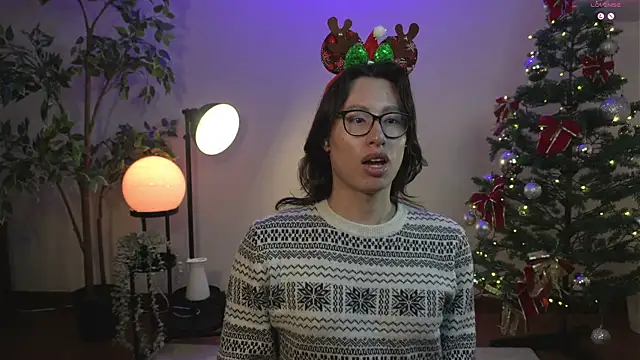 Snapshot of SrLuis18 chatting on 12.25.24 SrLuis18 online show from 12.25.24