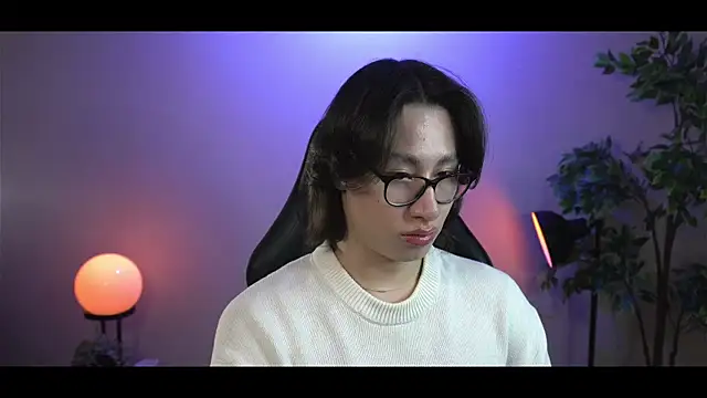 Snapshot of SrLuis18 chatting on 02.10.25 SrLuis18 online show from 02.10.25