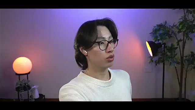 Snapshot of SrLuis18 chatting on 02.17.25 SrLuis18 online show from 02.17.25